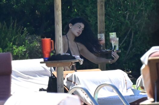 Full leaked Kylie jenner page private onlyfans photo