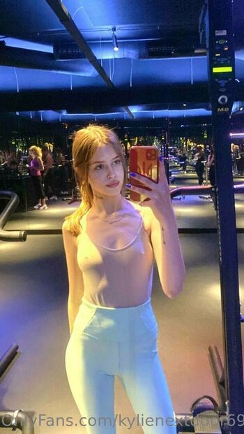 Full leaked Kylienextdoor page private onlyfans photo