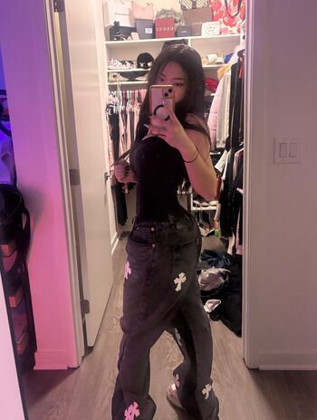 Full leaked Kylieniche private onlyfans photo