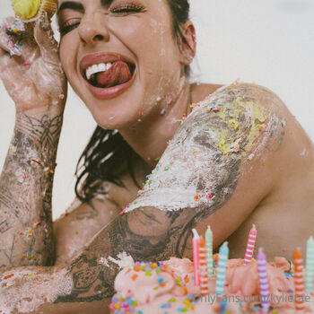Full leaked Kylieraehall private onlyfans photo