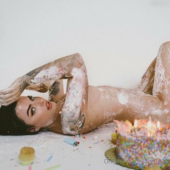 Full leaked Kylieraehall private onlyfans photo