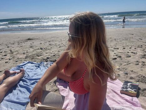 Full leaked Kyrarene private onlyfans photo