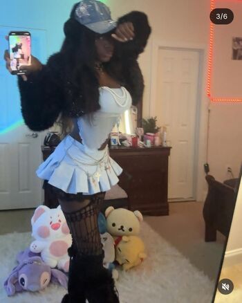 Full leaked Lrdhavemercii private onlyfans photo