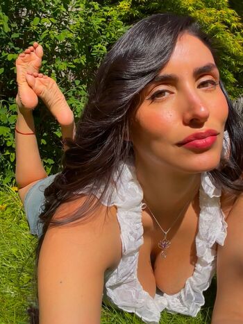 Full leaked La layana rous page private onlyfans photo