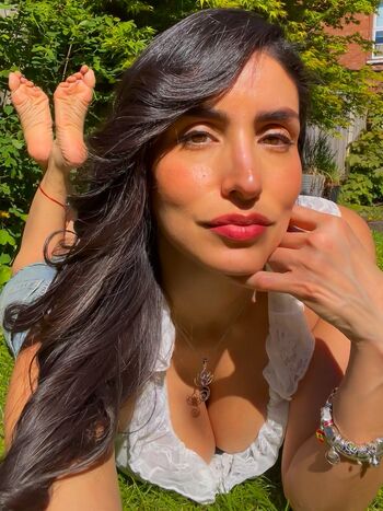 Full leaked La layana rous page private onlyfans photo