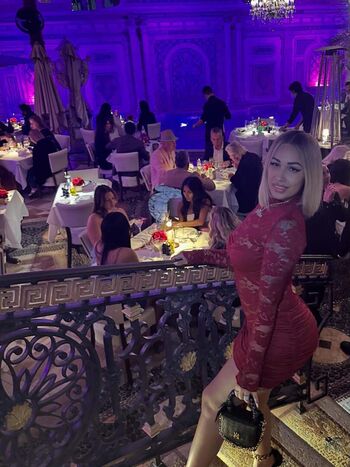 Full leaked Ladurahtxentrenaconmigo private onlyfans photo