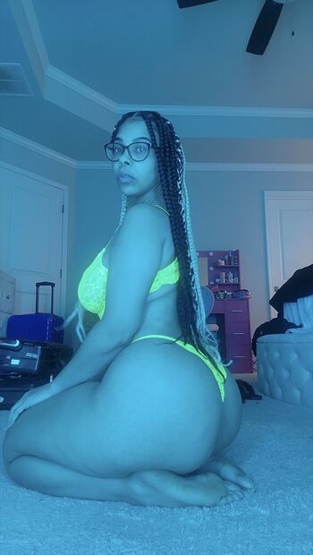 Full leaked Lady lebraa page private onlyfans photo