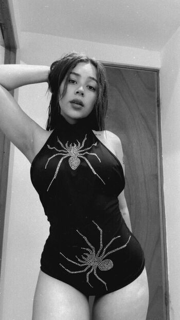 Full leaked Lady pays private onlyfans photo