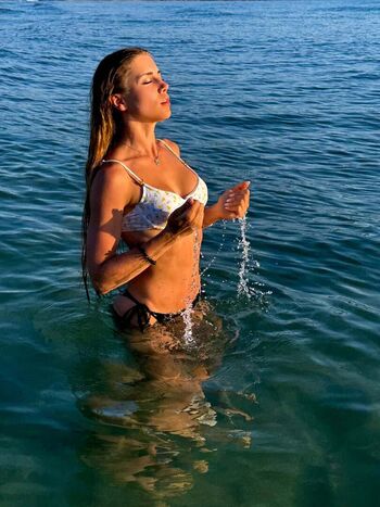 Full leaked Lady vikki private onlyfans photo
