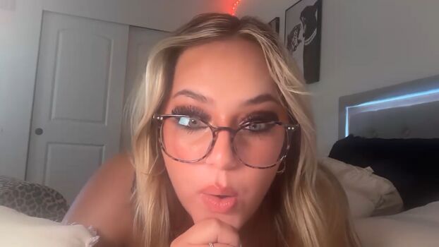 Full leaked Ladyybugloverr private onlyfans photo