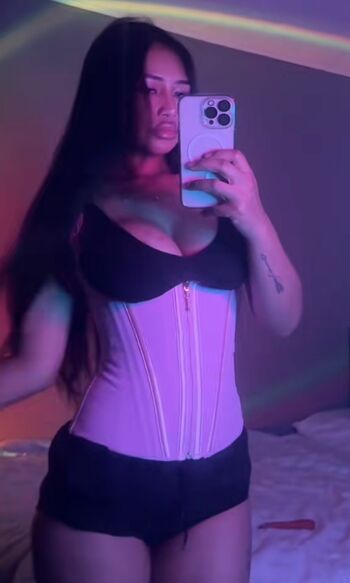 Full leaked Laica mae private onlyfans photo