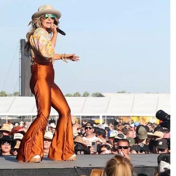 Full leaked Lainey wilson page private onlyfans photo