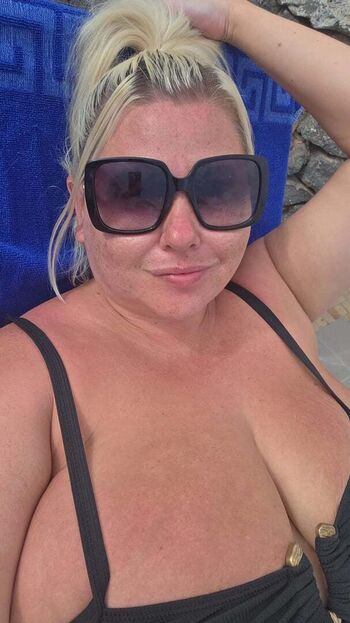 Full leaked Lara moore page private onlyfans photo