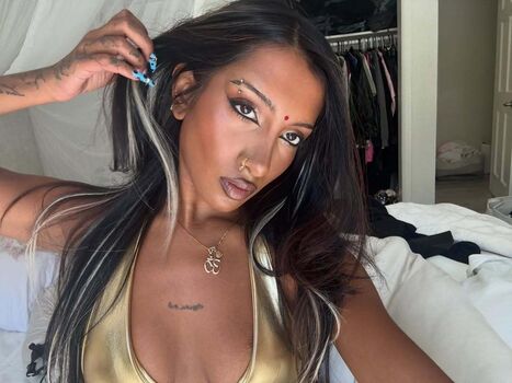 Full leaked Lara raj page private onlyfans photo