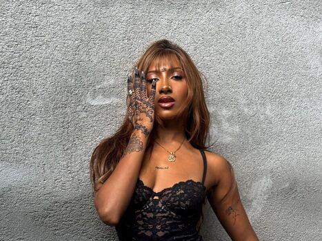 Full leaked Lara raj page private onlyfans photo