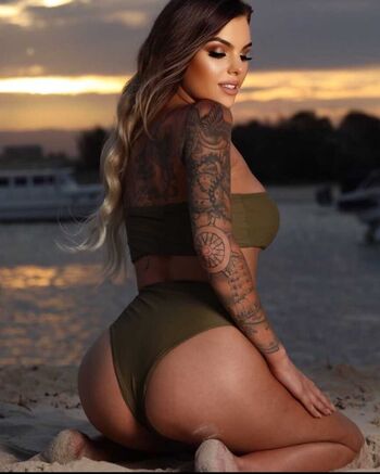 Full leaked Lara ros private onlyfans photo