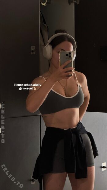 Full leaked Lara stxx private onlyfans photo
