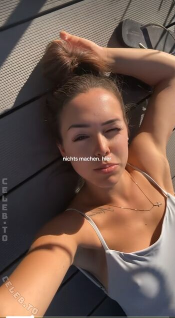 Full leaked Lara stxx private onlyfans photo