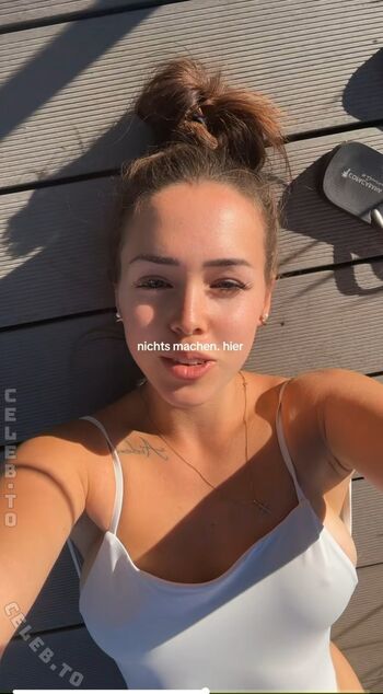 Full leaked Lara stxx private onlyfans photo