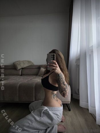 Lara.uth