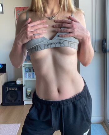 Full leaked Lara private onlyfans photo