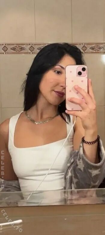 Full leaked Laraa sophie private onlyfans photo