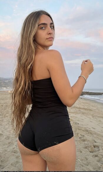 Full leaked Laramonroe private onlyfans photo