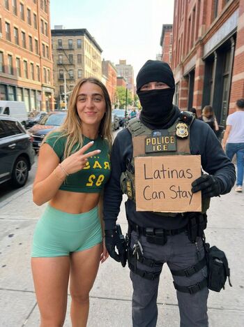 Full leaked Laramonroe private onlyfans photo