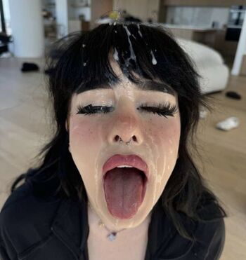 Full leaked Lararosewalks private onlyfans photo