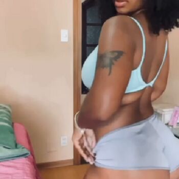 Full leaked Lariss private onlyfans photo