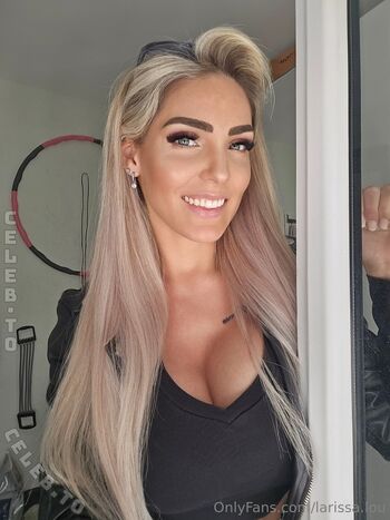 Full leaked Larissa lou private onlyfans photo