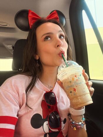 Full leaked Larissa manoela page private onlyfans photo