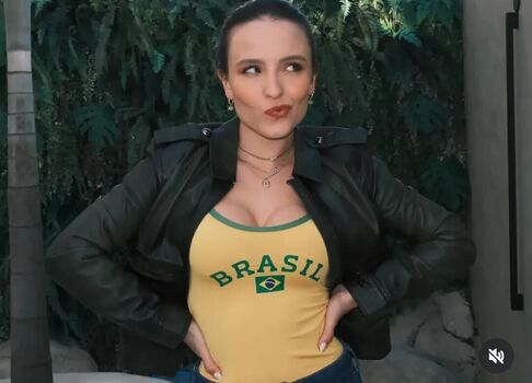 Full leaked Larissa manoela page private onlyfans photo