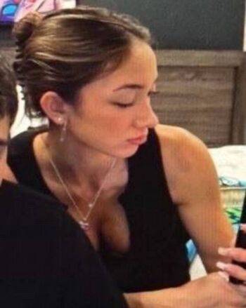 Full leaked Laselyii private onlyfans photo