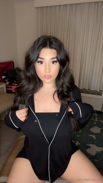 Full leaked Latinalyla private onlyfans photo