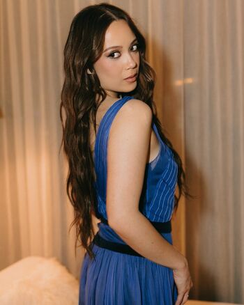 Full leaked Laufey lin private onlyfans photo