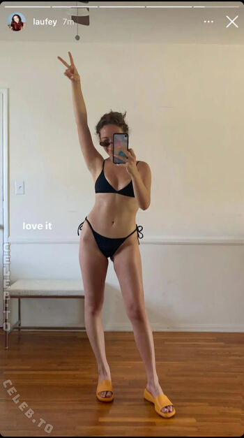 Full leaked Laufey private onlyfans photo