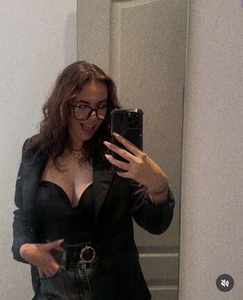 Full leaked Laura caubel private onlyfans photo