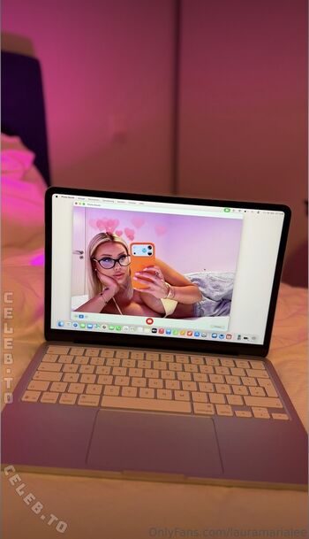 Full leaked Laura blond private onlyfans photo