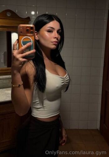 Full leaked Laura gym private onlyfans photo