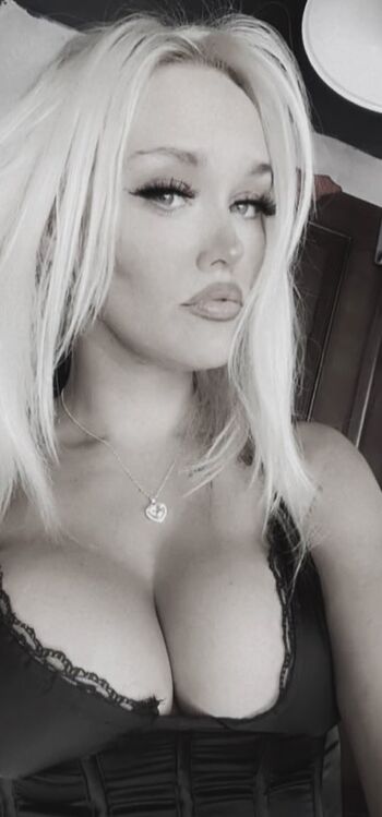 Full leaked Laura jayne private onlyfans photo