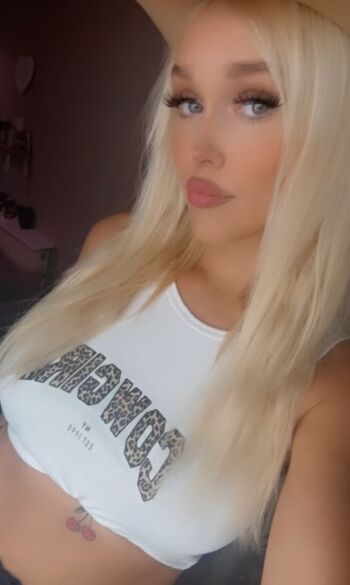 Full leaked Laura jayne private onlyfans photo