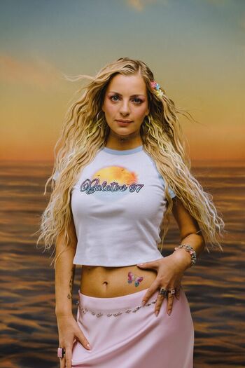 Full leaked Laura larsson private onlyfans photo