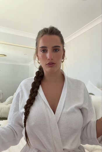 Full leaked Laura mirashaj private onlyfans photo