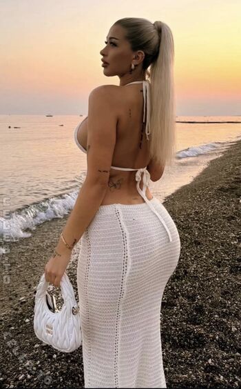 Full leaked Laura moradi private onlyfans photo