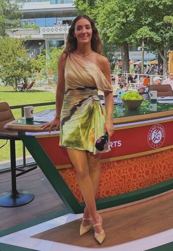 Full leaked Laura robson private onlyfans photo