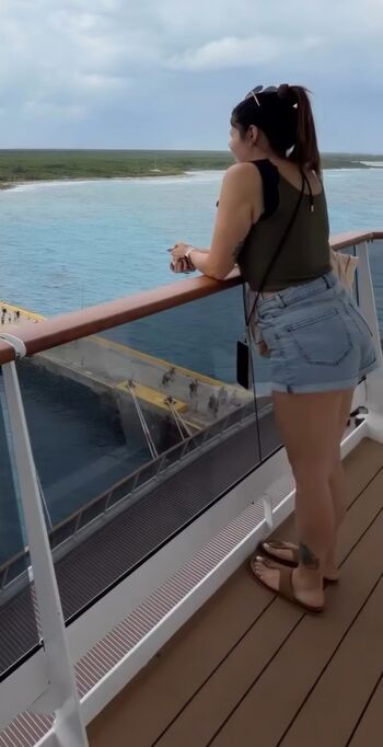 Full leaked Laura private onlyfans photo