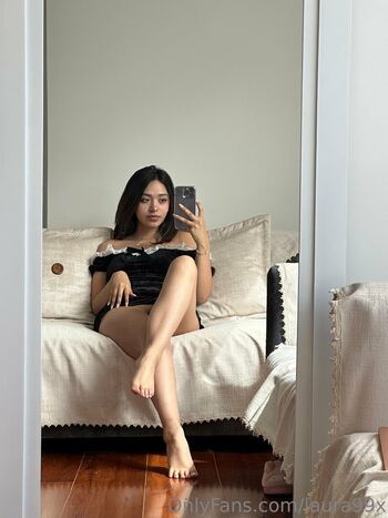 Full leaked Laurax private onlyfans photo