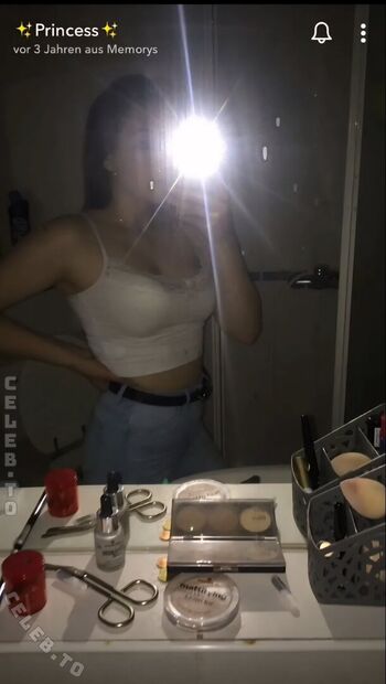 Full leaked Laurajane private onlyfans photo