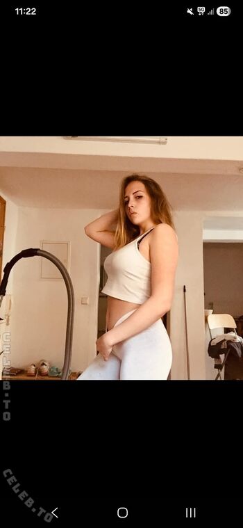 Full leaked Laurajane private onlyfans photo